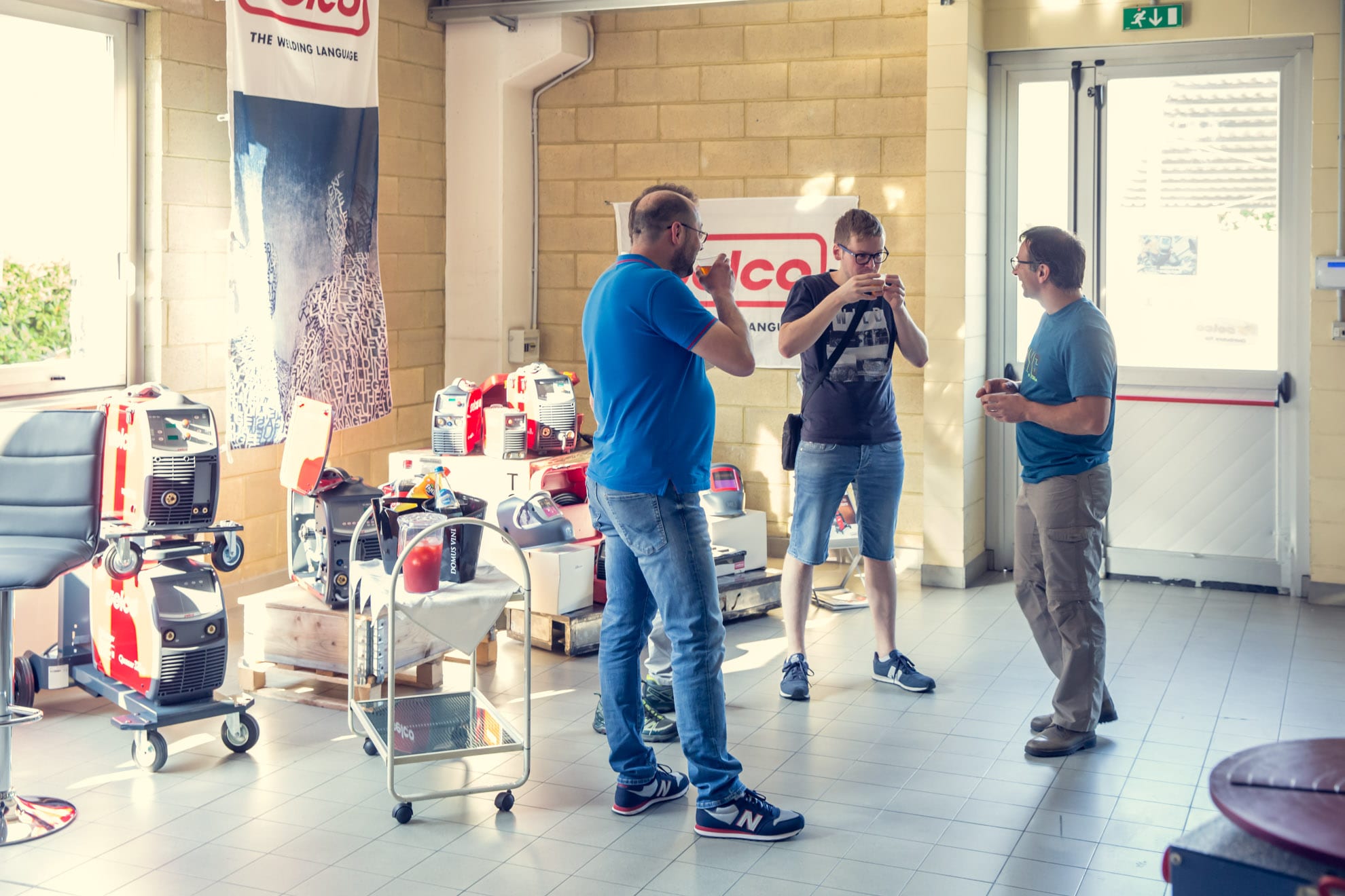 Il Rullo Motore Di Alimentazione Del Filo Della Linea Di Saldatura